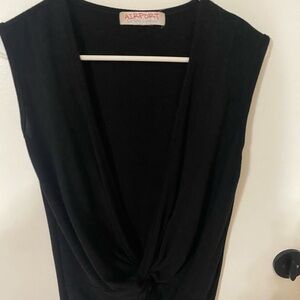 AIRPORT top. Size L. Black. Open front with a crossover knot on the bottom